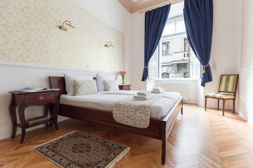 Barbo Palace Apartments and Rooms