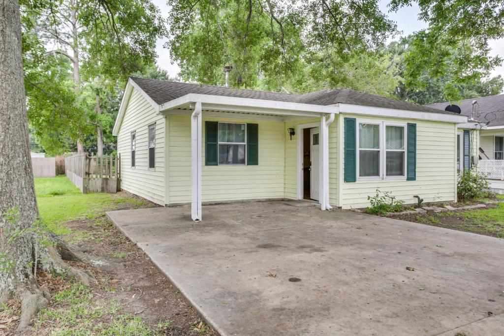 Centrally Located Gonzales Home with Yard!